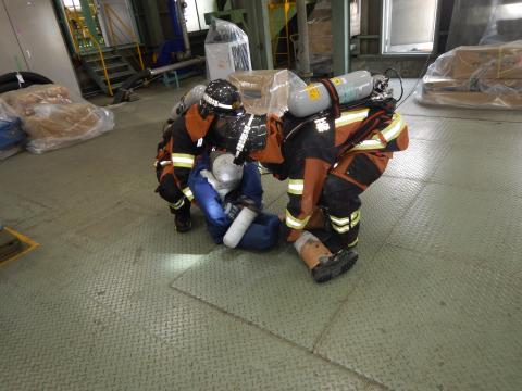 屋内進入1