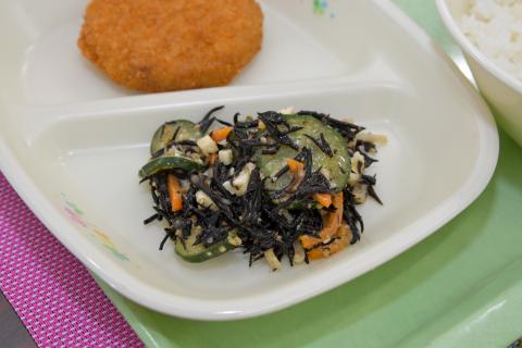 鉄骨サラダ